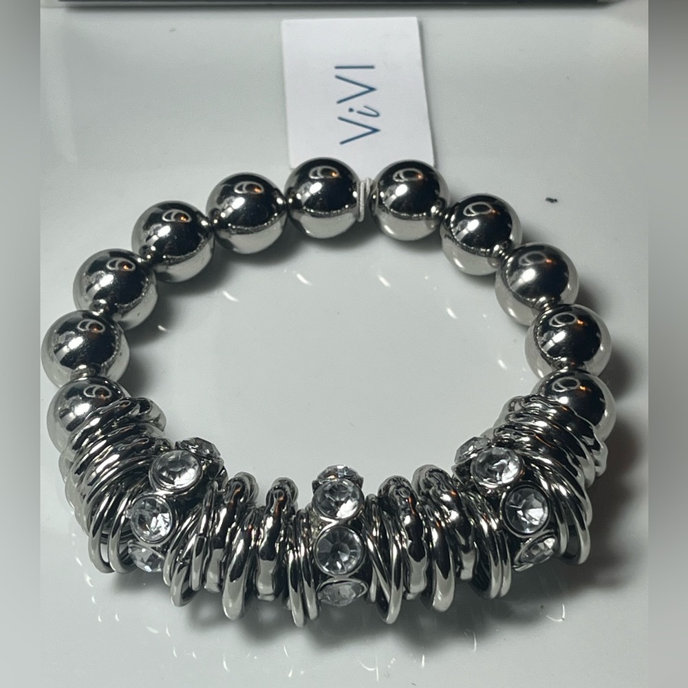 ViVI Silver Tone Genuine Crystal Stretch Bracelet